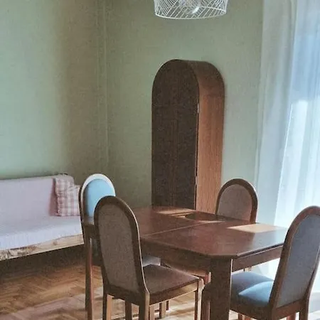 Bougainvillea Apartment *